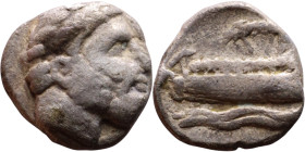 Phoenicia, Arados. Uncertain king. Circa 380-351 Silver coin. Obv: Bust of king. Rev: Galley

9mm 0,69g