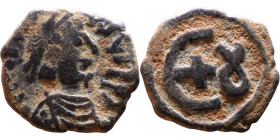 Justinian I (527-565) Pentanummium. Obverse: DN IVSTINIANVS PP AVG, diademed, draped, and cuirassed bust right Reverse: Large E

15mm 1,90g