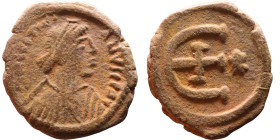 Justinian I (527-565) Pentanummium. Obverse: DN IVSTINIANVS PP AVG, diademed, draped, and cuirassed bust right Reverse: Large E

14mm 1,68g

Artif...