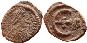 Justinian I (527-565) Pentanummium. Obverse: DN IVSTINIANVS PP AVG, diademed, draped, and cuirassed bust right Reverse: Large E

15mm 2,15g