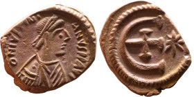 Justinian I (527-565) Pentanummium. Obverse: DN IVSTINIANVS PP AVG, diademed, draped, and cuirassed bust right Reverse: Large E

16mm 2,76g