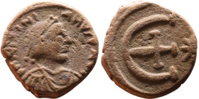 Justinian I (527-565) Pentanummium. Obverse: DN IVSTINIANVS PP AVG, diademed, draped, and cuirassed bust right Reverse: Large E

14mm 2,36g