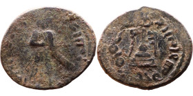 al-Malik ibn Marwan (687-705) Follis. Obverse: Standing caliph Reverse: Modified cross potent set on steps

19mm 2,53g