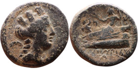 Phoenicia Arados (II Century BC) Bronze coin. Obverse: Diademed head of Poseidon right Reverse: Stern or ram of galley, unclear date below.

21mm 7....