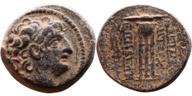 Antiochus VII Sidetes (Seleukid King: 138-129 BC ) Bronze Obv: Diademed head of King Rev: Tripod

18mm 7.00g