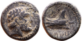 Phoenicia Arados (II Century BC) Bronze coin. Obverse: Diademed head of Poseidon right Reverse: Stern or ram of galley, unclear date below.

14mm 3....