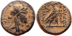 Antiochus IV Epiphanes (Seleukid King: 175-164 BC). AE bronze. Obverse: Bust of Isis Reverse: Eagle standing right on thunderbolt

Artificial sand p...