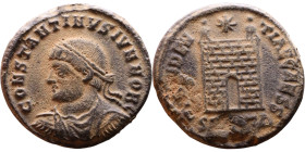 Constantinus II (Caesar:317-337) Follis. Obverse: Laureate, draped, cuirassed bust Reverse: Campgate

Artificial sand patina

19mm 4.24g