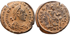 Theodosius I (379-395) Follis. Obv: Pearl-diademed, draped, cuirassed bust right Rev.: Constantinopolis on throne

Artificial sand patina

19mm 2....
