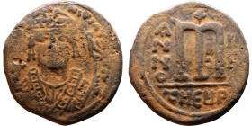 Tiberius II Constantine (578-582). Follis. Obverse: mperor, crowned and mantled bust facing, holding mappa and eagle-tipped sceptre, cross above eagle...