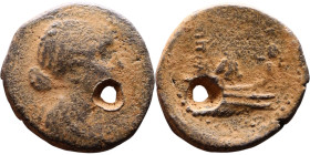 Cleopatra VII (51-30 BC) Bronze coin. Obverse: Diademed and draped bust right Reverse: Eagle standing left on thunderbolt

Artificial sand patina
...