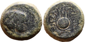Antiochus VII (Seleukid King: 138-129 BC). AE bronze. Obv.: Bust of winged Eros right. Rev.: Headdress of Isis

15mm 4.20g