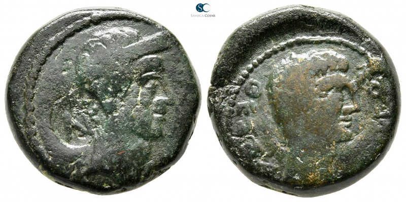 Macedon. Thessalonica. Augustus, with Divus Julius Caesar 27 BC-AD 14. Counterma...