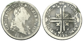 PALERMO
Carlo di Borbone, 1734-1759.
6 Tarì 1735 dell’Incoronazione.
Ag
gr. 10,76
Dr. CAROLVS D G SIC ET HIER REX HIS INF. Busto laureato a d.
R...