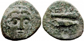 ISLAS DE CARIA. Cos. AE-16. (C. 210-180 a.C.) A/Cabeza de Herakles de frente. R/Clava y arco. 3,13 g. SNG COP.679. MBC-. Pátina verde.