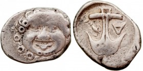 TRACIA. Apollonia Pontika. Dracma. AR. (Finales del Siglo V-IV a.C.) A/Cabeza de Gorgona de frente. R/Ancla. 2,83 g. SNG COP.457. MBC.