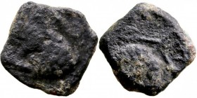 NORTE DE ÁFRICA. Lixus, Larache. AE-11. (Siglo I a.C.) A/Efigie de Chusur-Phtah a der. R/Racimo y (ley.) 1,35 g. MA.633. MBC. Pátina negra.