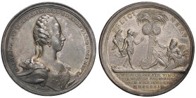 PARMA. Ferdinando I di Borbone (1765-1802). Medaglia 1769. Per le Nozze con Maria Amalia. Opus: Widemann. AG (g 25,88 - Ø 24,80 mm). Julius 2588.

q...