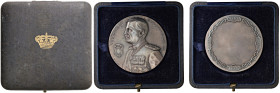 SAVOIA. Vittorio Emanuele III (1900-1943). Medaglia a premio Ministero della Real casa Savoia. Opus: Motti. AG (g 98,00 - Ø 60,00). In Scatola origina...