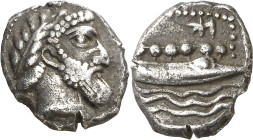 (380-350 a.C.). Fenicia. Arados. Tetróbolo. (S. 5972 sim) (CNG. X, 40 sim). Incisiones en canto. 2,56 g. MBC+.