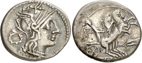 (hacia 128 a.C.). Gens Cloulia. Denario. (Bab. 1) (Craw. 260/1). Vano en reverso y algo descentrado. 3,89 g. MBC.