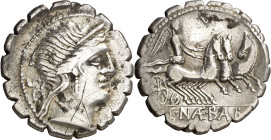 (hacia 79 a.C.). Gens Naevia. Denario. (Bab. 6) (Craw. 382/1b). Rayas en anverso. 3,66 g. MBC-/MBC.