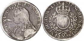 1733. Francia. Luis XV. Q (Perpiñán). 1 ecu. (Kr. 486.17). 28,42 g. AG. BC+.