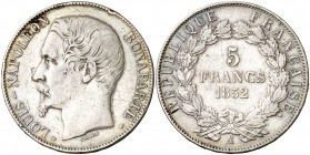 1852. Francia. Luis Napoleón Bonaparte. A (París). 5 francos. (Kr. 773.1). 24,88 g. AG. Golpecitos. MBC.