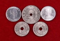 1945. Estado Español. Lote de 5 monedas: 5 céntimos 1945, 25 céntimos 1937 y 50 céntimos 1963*1964, 1963*1965 y 1966*1968. EBC-/S/C.