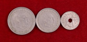 Estado Español. Lote de 3 monedas: 50 céntimos 1949*1951 (flechas invertidas), 25 y 50 pesetas BA. MBC/EBC-.