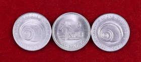 1981 y 1989. Cuba. Instituto Nacional de Turismo. 5 centavos. (Kr. 411, 412.1 y 412.3). Acuñaciones para visitantes. Lote de 3 monedas. EBC-/EBC.