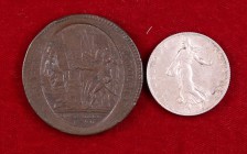 Francia. Lote de 2 monedas: 1 token de Moneron Fréres y 2 francos 1916. BC/EBC+.