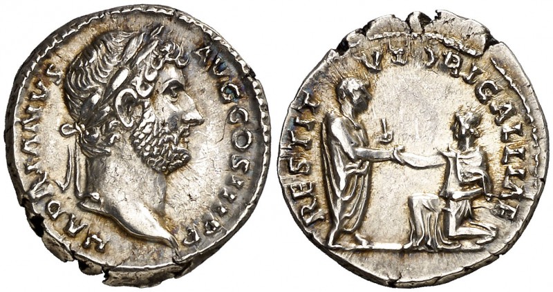 (136 d.C.). Adriano. Denario. (Spink 3534 var) (S. 1247) (RIC. 324). 3,40 g. EBC...