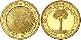 1970. Centro-América. 50 pesos. (Fr. 1) (Kr. UWC. 1). 20,08 g. AU. 10º Aniversario de la Integración Económica. Acuñación de 1500 ejemplares. Rara. Pr...