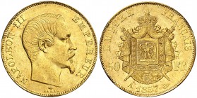 1857. Francia. Napoleón III. A (París). 50 francos. (Fr. 571) (Kr. 785.1). 16,11 g. AU. Golpes en canto. (MBC+).