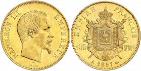 1857. Francia. Napoleón III. A (París). 100 francos. (Fr. 569) (Kr. 786.1). 32,19 g. AU. Leves golpecitos. Parte de brillo original. MBC+.