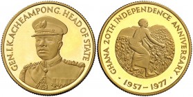 1977. Ghana. 2 libras. (Fr. falta) (Kr. UWC. 9). 19,97 g. AU. 20º Aniversario de la Independencia. Acuñación de 4397 ejemplares. Proof.