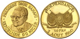 1960. Níger. 10 francos. (Fr. 4) (Kr. 1). 4 g. AU. Independencia. Acuñación de 1000 ejemplares. Escasa. Proof.