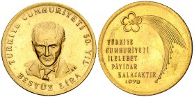 1973. Turquía. 500 liras. (Fr. 223) (Kr. 904). 5,98 g. AU. 50º Aniversario de la República. Escasa. S/C-.