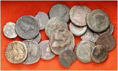 Lote de 20 bronces hispano-romanos de diversas cecas. A examinar. BC-/MBC-.