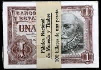 1953. 1 peseta. (Ed. D66a) (Ed. 465a). 22 de julio, Marqués de Santa Cruz. Lote de 100 billetes, serie 1D. Con la faja de la FNMT. S/C-/S/C.