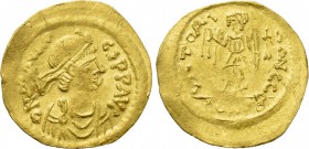 MAURICE TIBERIUS (582-602). GOLD Semissis. Constantinople.