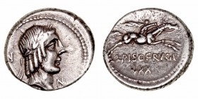 Calpurnia. Denario. AR. Roma. (90-89 a.C.). A/Cabeza de Apolo a der., delante N y detrás (letra). R/Jinete con palma galopando a der., debajo C. PISO ...