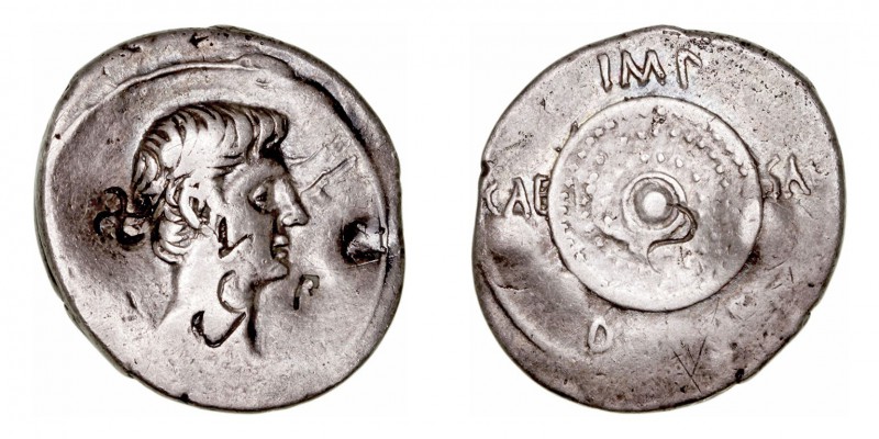 Augusto. Denario. AR. (27 a.C.-14 d.C.). A/Cabeza descubierta a der. R/Escudo re...