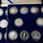 Lotes de Conjunto. AR. Estuche Unicef dedicado al Año Internacional del Niño (1979-1983). Presenta solo 19 monedas encapsuladas en calidad PROOF de di...