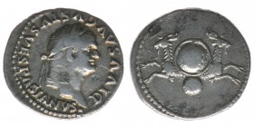 ROM Kaiserzeit Vespasianus 69-79
Denar

DIVVS AVGVSTVS VESPASIANVS Schild-Capricornen
3,04 Gramm, ss
