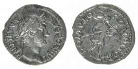 ROM KAISERZEIT
Hadrianus 117-138
Denar

HADRIANVS AVG COS III P P / ROMVLO CONDITORI
Kampmann 32.102, 3,01 Gramm, ss