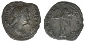 ROM Kaiserzeit
Sabina +136 Gattin des Hadrianus
Denar
SABINA AVGVSTA / IVNONI REGINAE
Kampmann 33.3, 2,63 Gramm, -ss