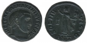 ROM Kaiserzeit Maximinus Daia 310-313
Nummus/Follis

IMP C GAL VAL MAXIMINVS P F AVG /SOLI INVICTO
Sol nach links stehend
Kampmann 128.49, 5,75 Gramm,...