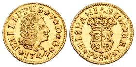 Felipe V (1700-1746). 1/2 escudo. 1744. Sevilla. PJ. (Cal-587). Au. 1,80 g. Estuvo en aro, aún así bonito ejemplar. EBC. Est...150,00.